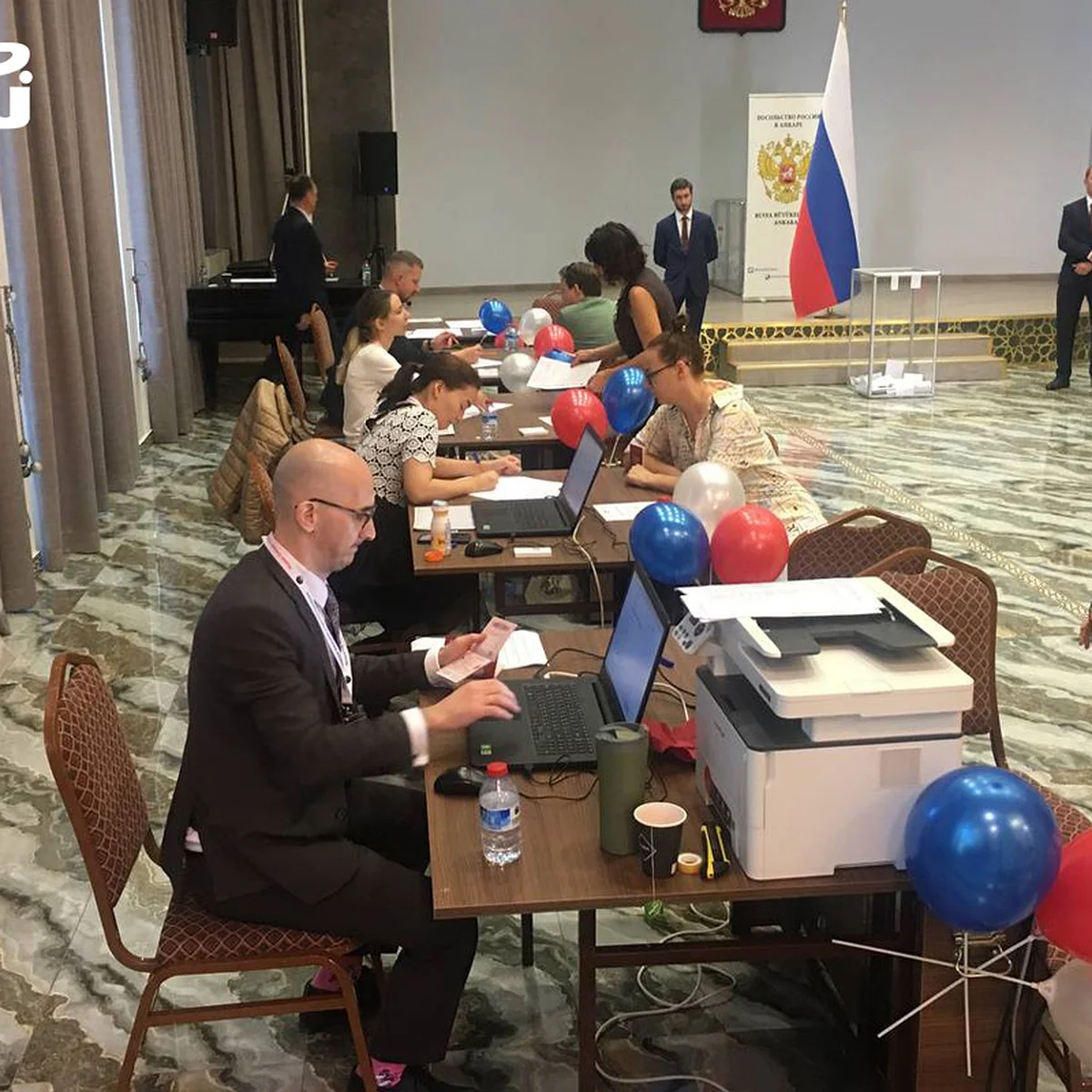 В Стамбуле на выборах в Госдуму выстроилась очередь