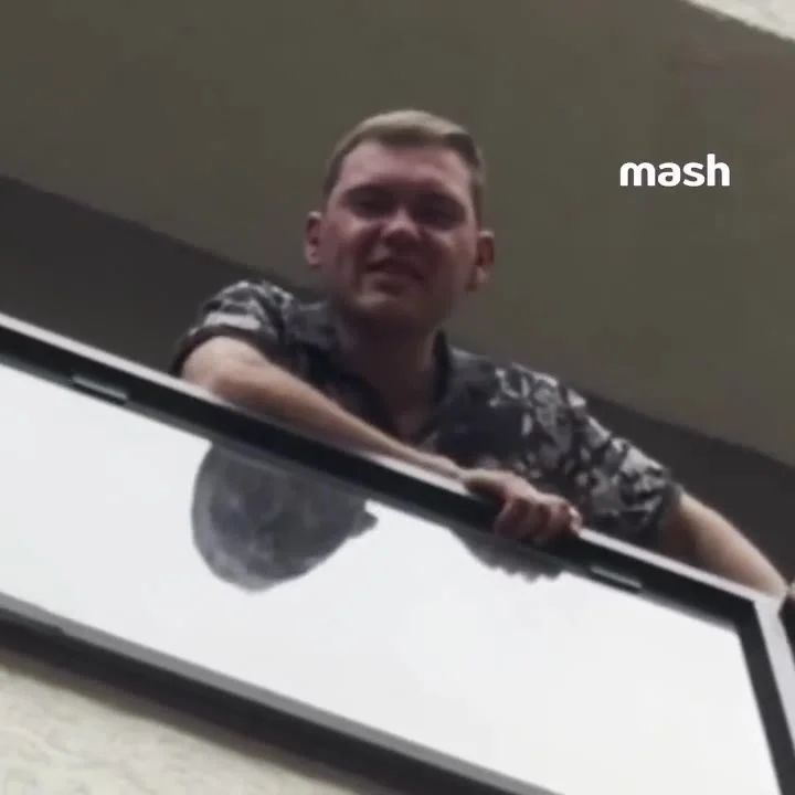 «Слава России»: петербургскому математику дали 15 суток и депортацию из Грузии