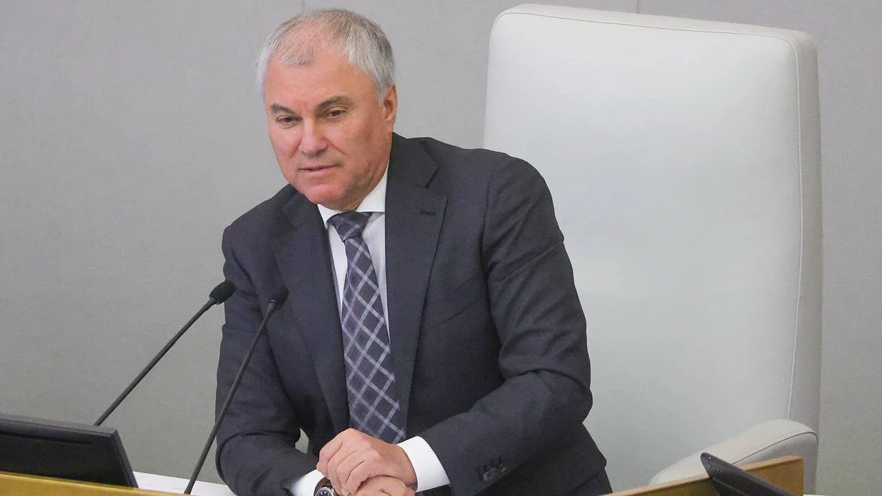 В Кремле не стали комментировать вопрос о сохранении поста спикера за Володиным