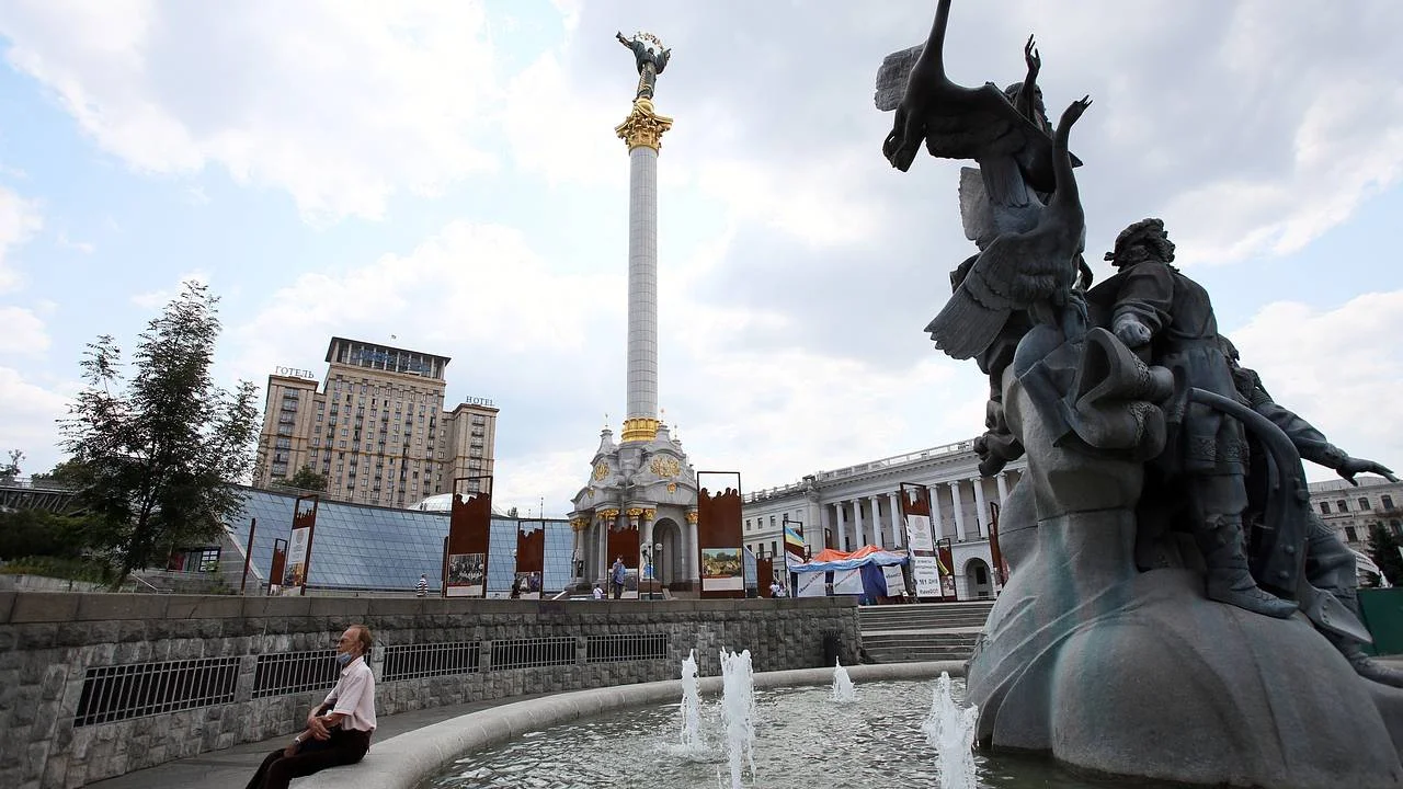20 миллионов человек осталось на Украине, заявил Азаров