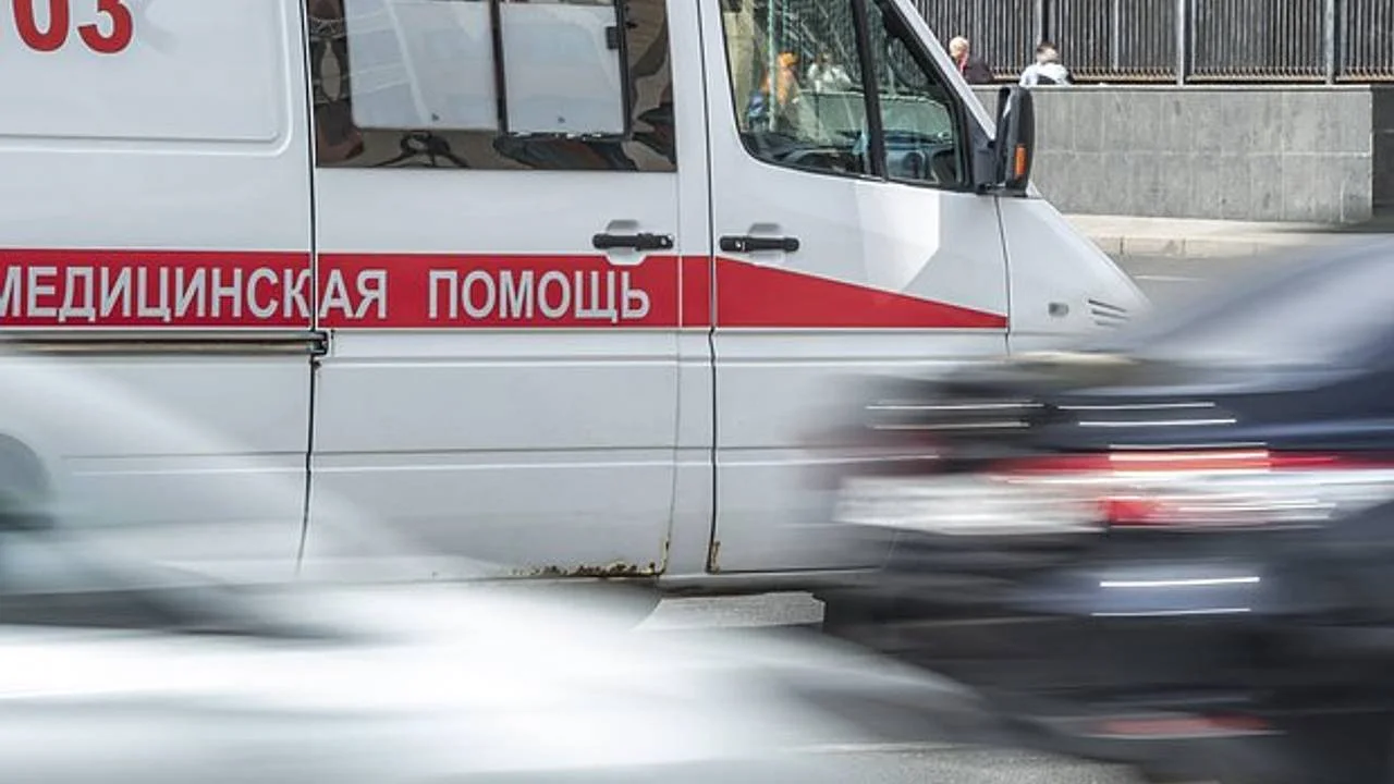 Жильцов трех этажей эвакуировали из горящего дома после атаки дрона в Котельниках