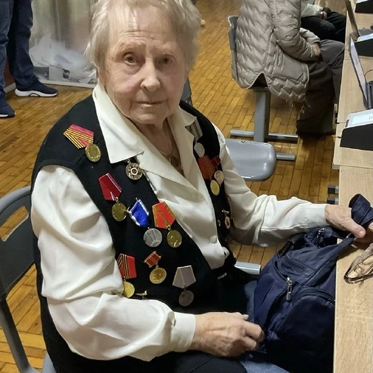«Гражданином надо уметь быть»: 100-летняя москвичка проголосовала лично
