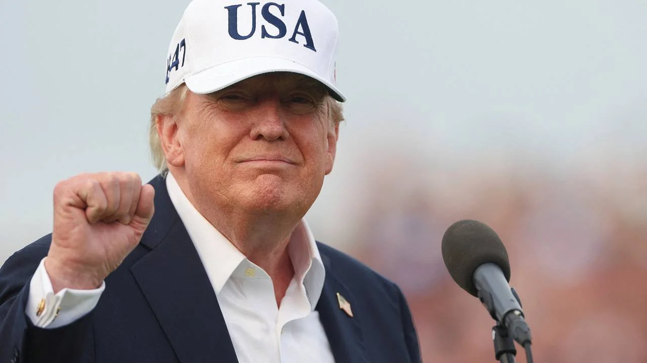 В Белом доме не признают опрос о рекордном падении рейтинга Трампа