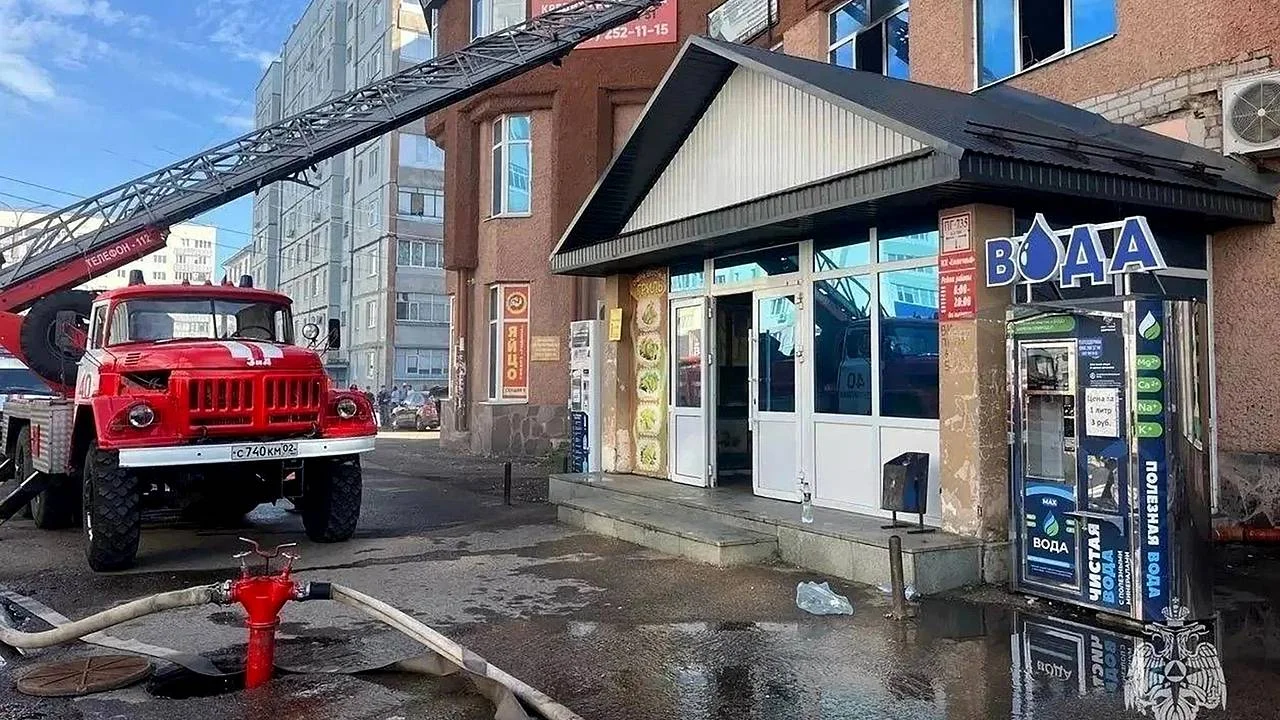 МЧС отчиталось о ликвидации пожара в стерлитамакском ТЦ «Солнечный»