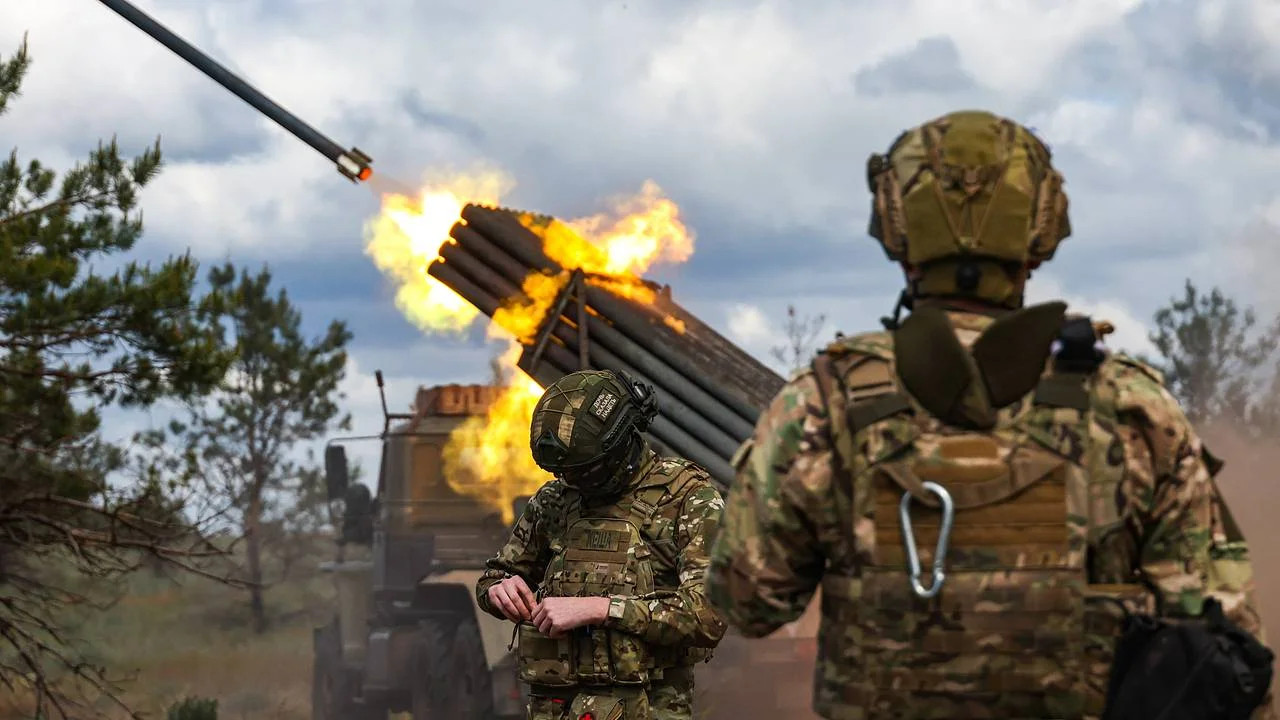 8 объектов за ночь: Россия ударила по военной логистике в Киеве и портах Украины