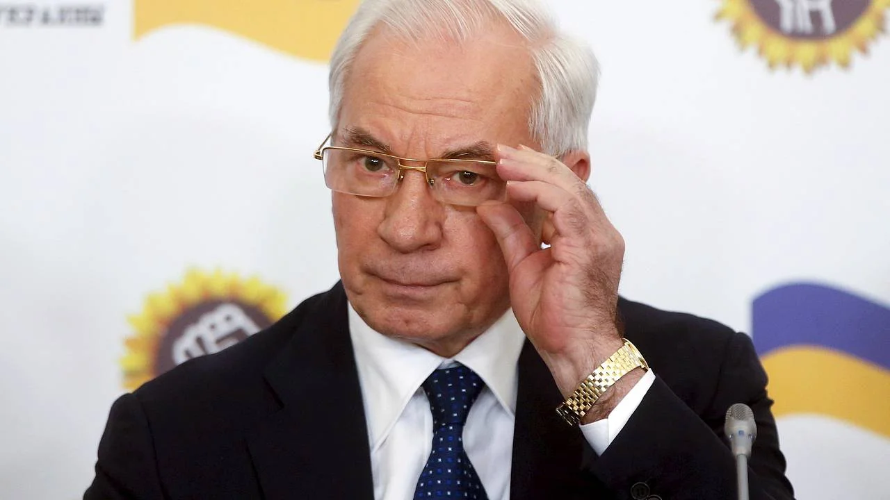 Азаров связал слова Зеленского о «победе» с подготовкой к перемирию