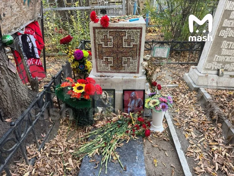 Могила Егора Летова осталась нетронутой