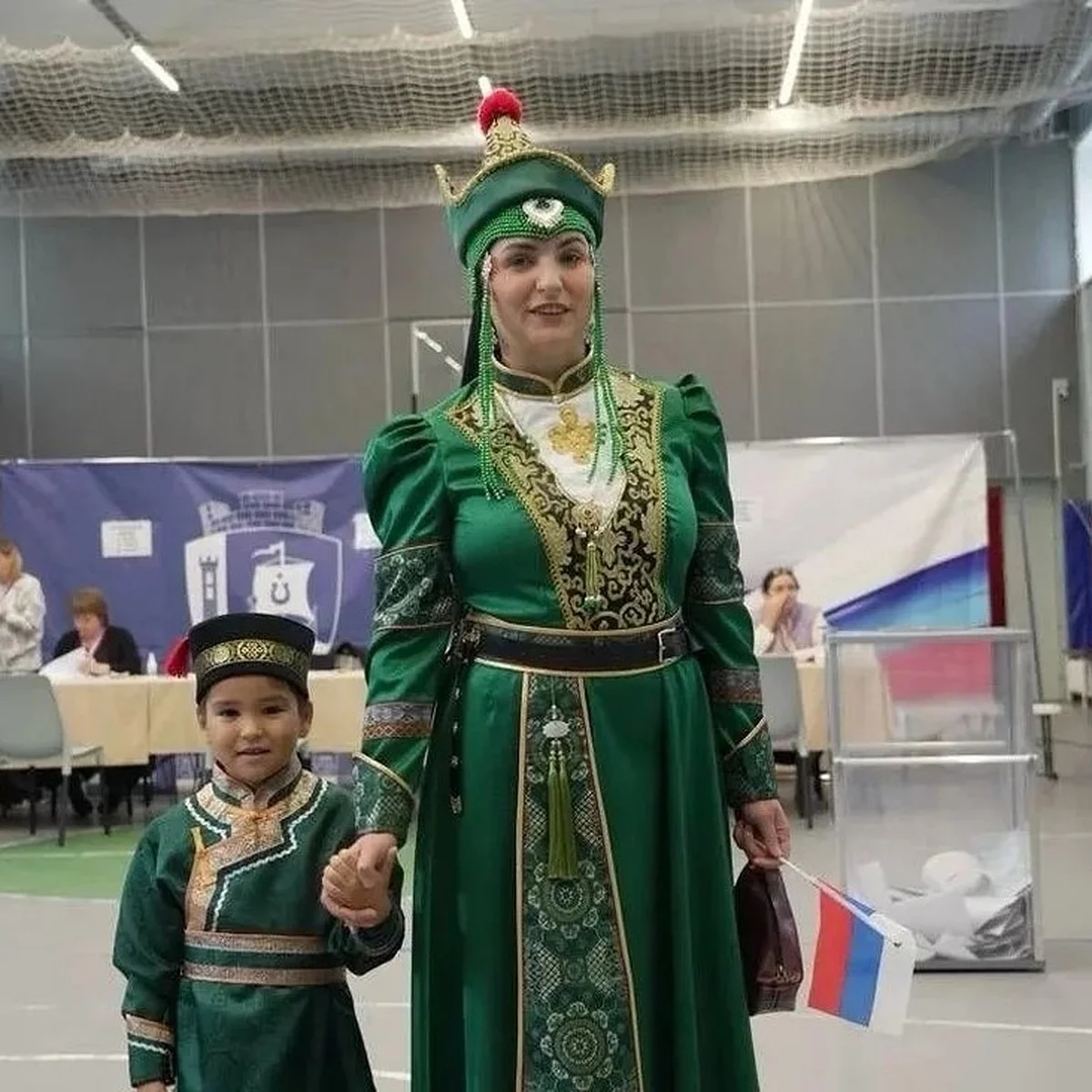 На участки пошли те, кого раньше ждали с урной дома