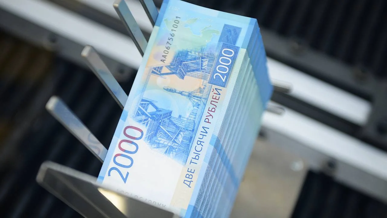Рост ставок не удержал россиян от снятия 100 млрд рублей