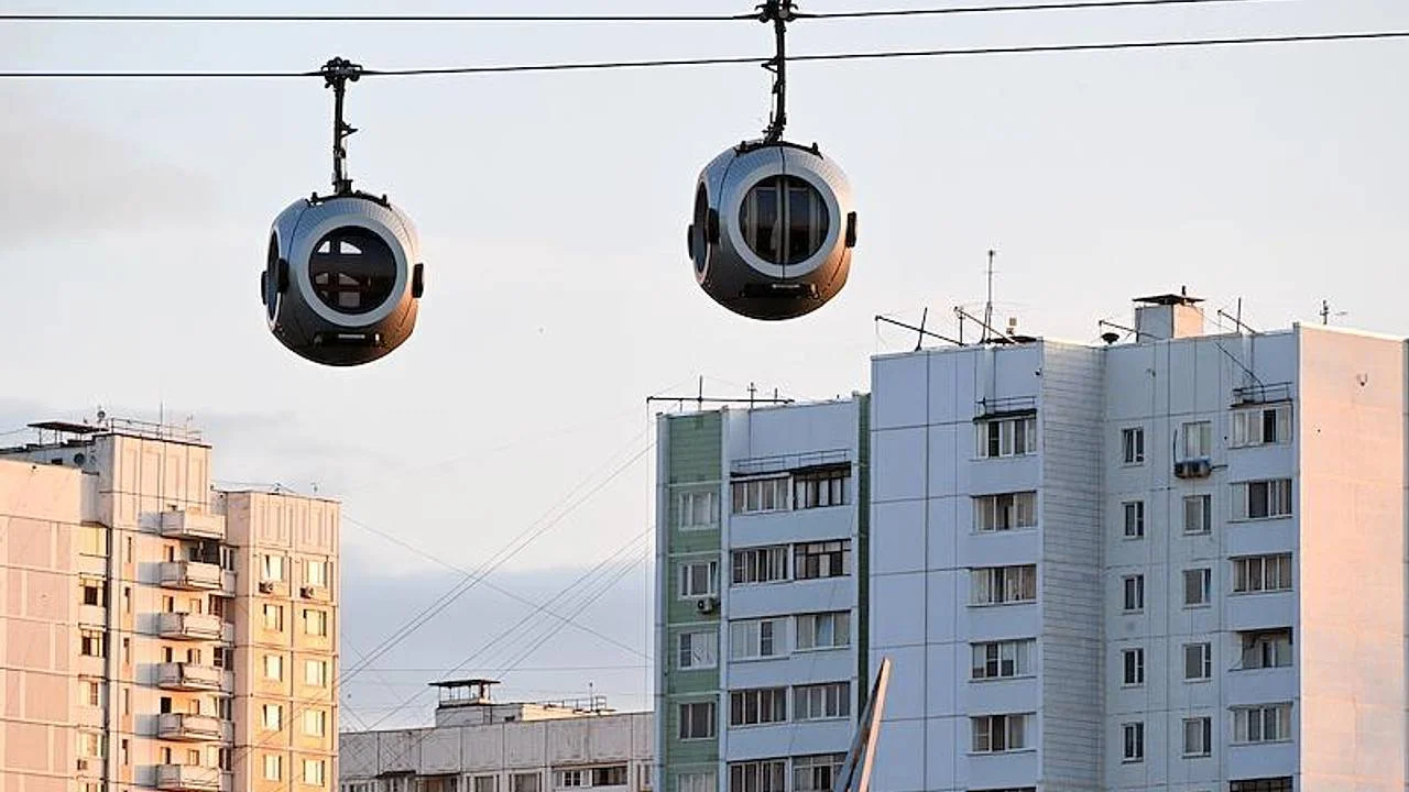 На ВДНХ приостановили работу канатной дороги в парке "Орион"