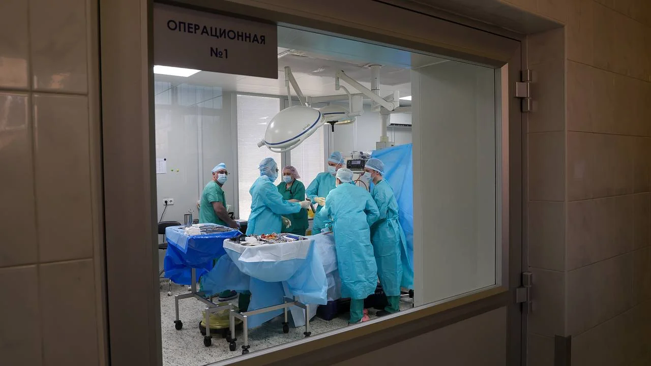 Срочная операция спасла младенца весом 680 граммов