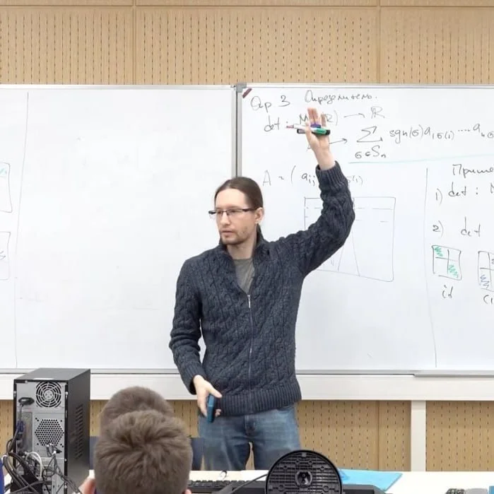В Высшей школе экономики разгорелся конфликт вокруг увольнения преподавателя