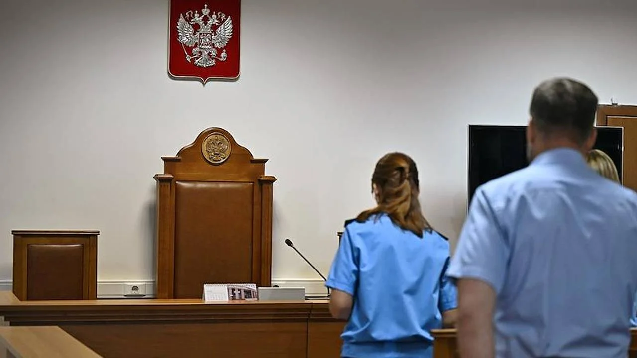 Пенсионеру, насиловавшему девочку в бассейне, на 15 лет запретили работать с детьми