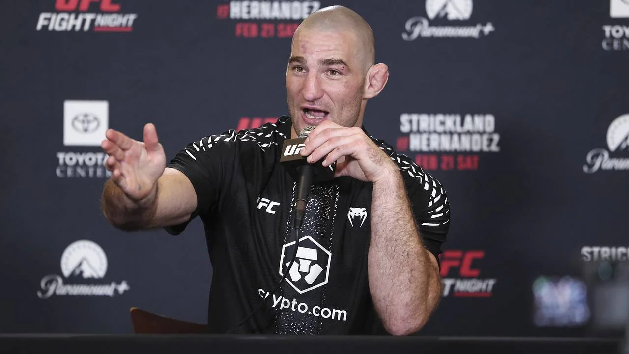 «Перевернулся шесть раз»: чемпион UFC Шон Стрикленд попал в аварию