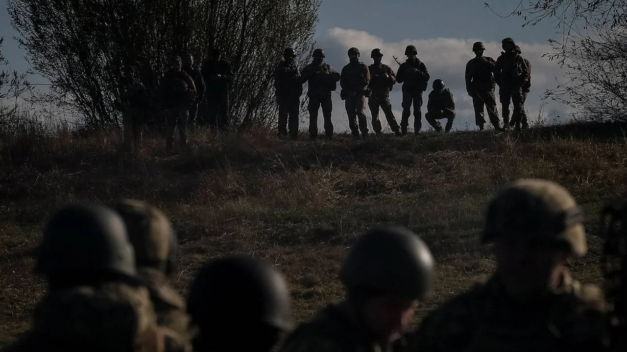 Тысячи украинских военных оказались в ловушке после окружения Доброполья