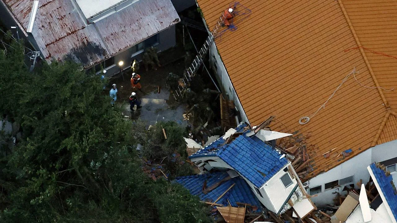 Тайфун в Японии намочил туристов за несколько минут