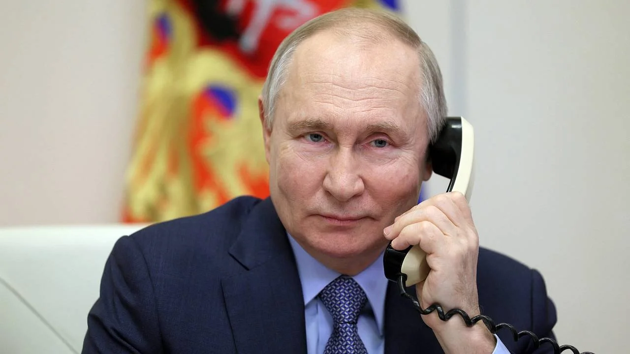 Путин поздравил Камболова с победой на выборах главы Южной Осетии