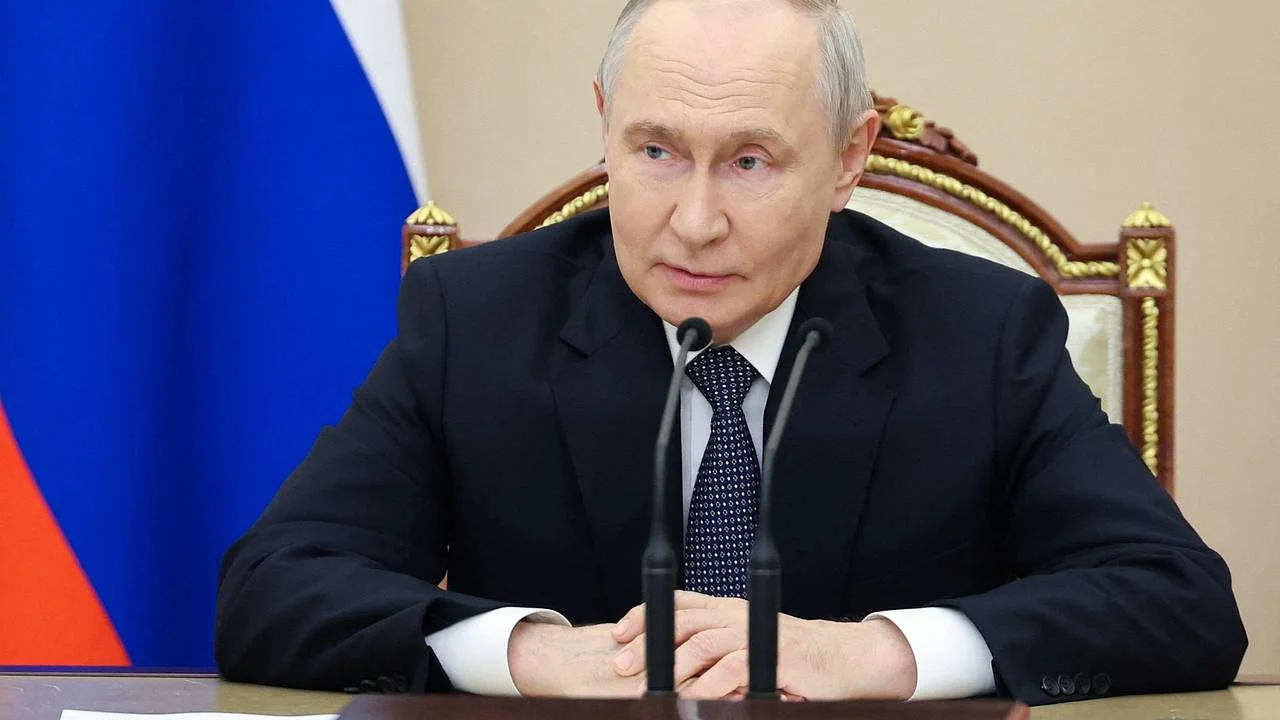 Владимир Путин направил поздравление Марату Камболову с победой на выборах