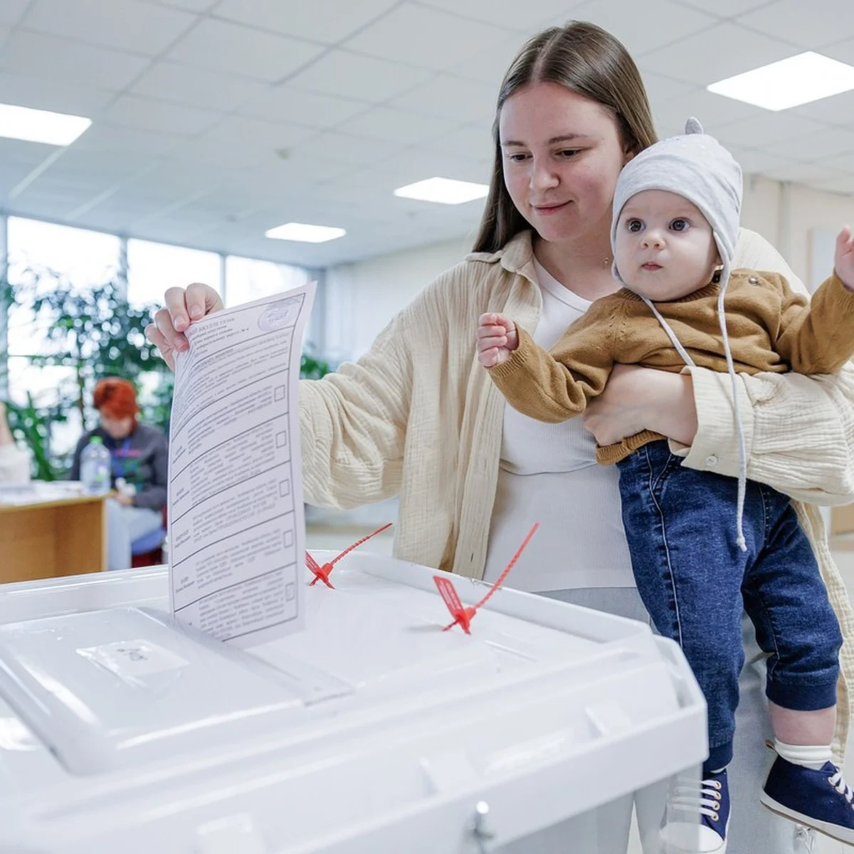 Выборы в Госдуму: по первым данным проходят пять партий