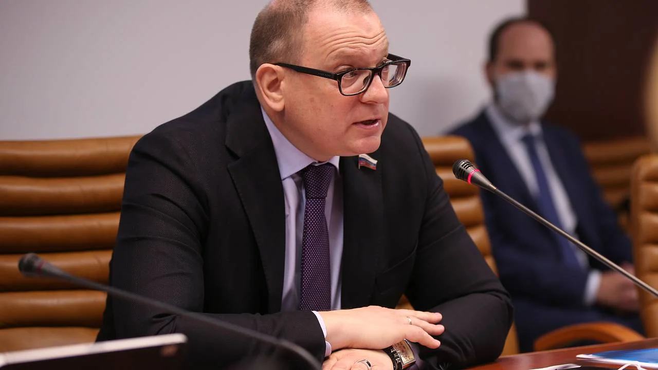 Посол РФ заявил, что полякам будет стыдно за министра с запасами варенья