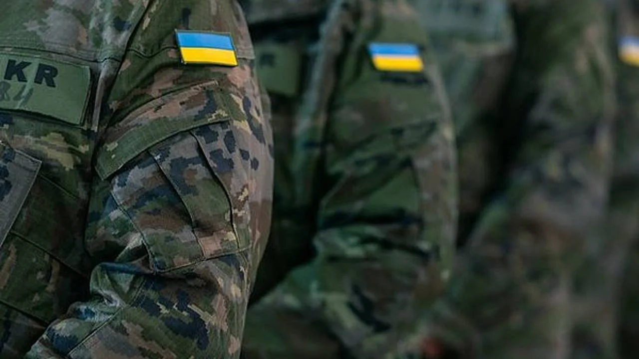На Украине вместо кадровых военных НАТО в ВСУ едут неопытные добровольцы