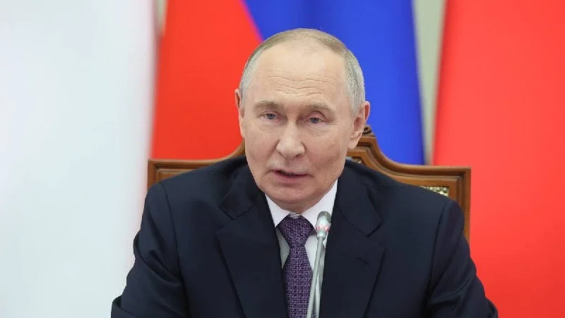 Путин: компании плакали, уходя из России