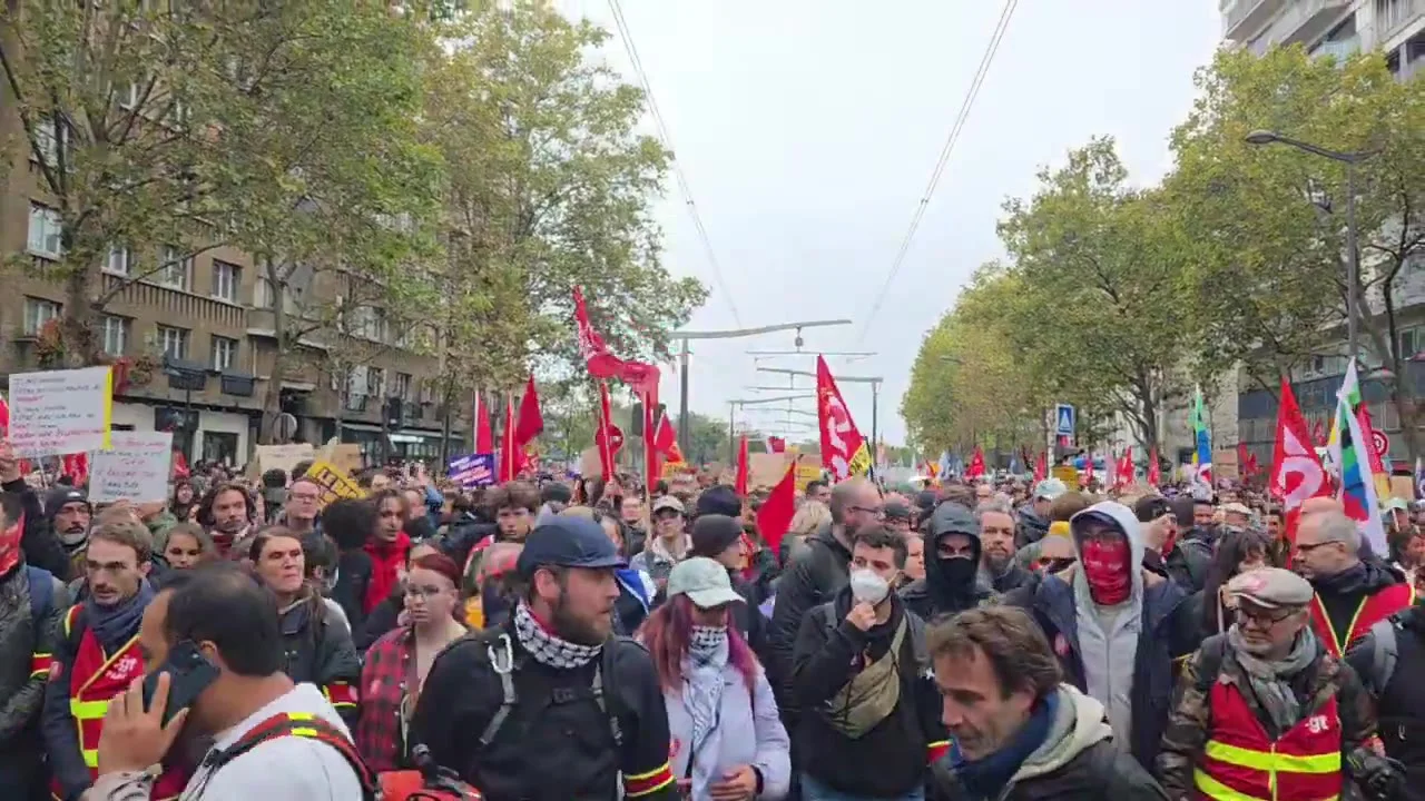 Во Франции и ещё девяти странах Европы проходят массовые протесты