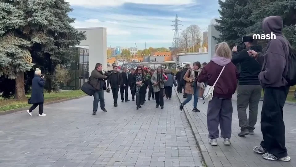 Проститься с Кашпировским пришли эзотерики со всей России