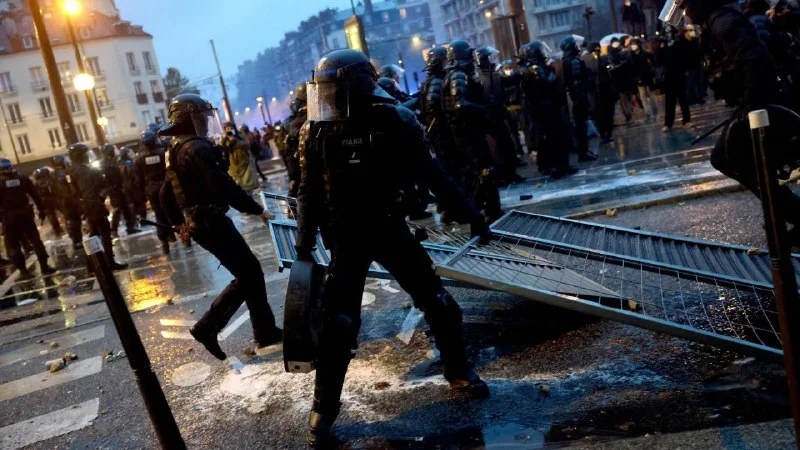 В Париже 40 станций метро закроют из-за протестов