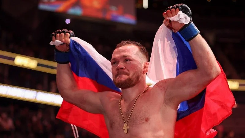 В Абу-Даби Пётр Ян победил Двалишвили и защитил чемпионский пояс UFC