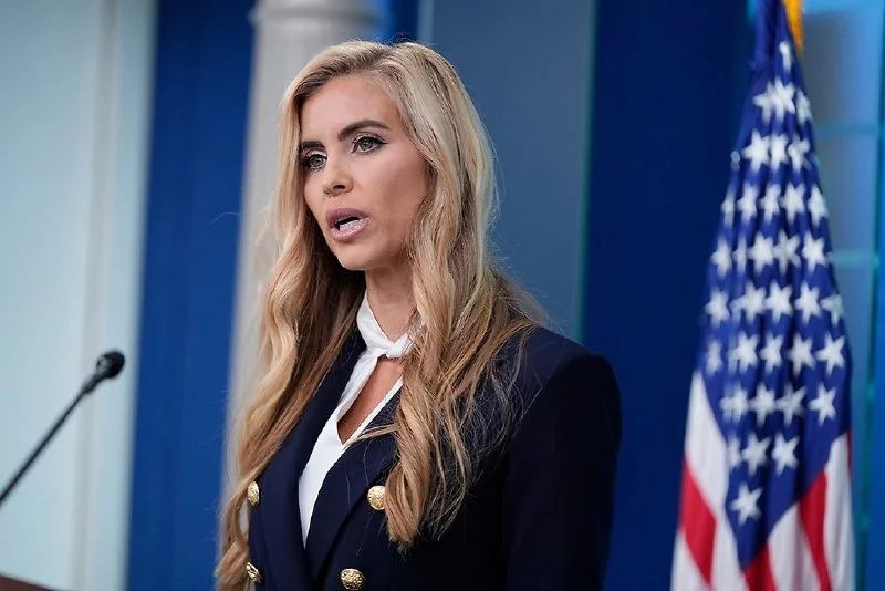 Трамп уволил пресс-секретаря Захарию после пяти дней работы
