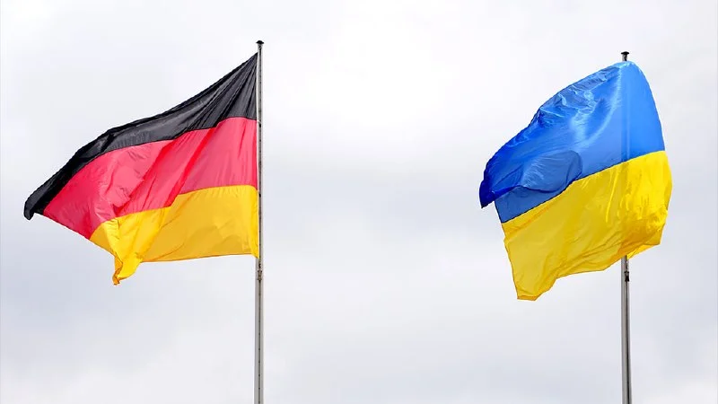 В Германии продлили защиту украинцев до 2028 года, ужесточив въезд мужчин